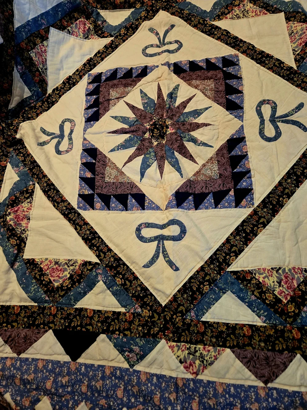 Custom handmade patchwork medallion quilt 1980's SIZE 78